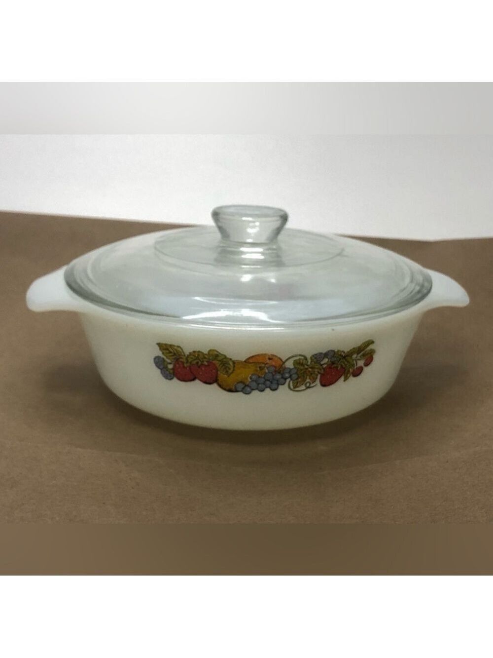 Vintage Anchor Hocking Fire King 1QT Covered Casserole Dish